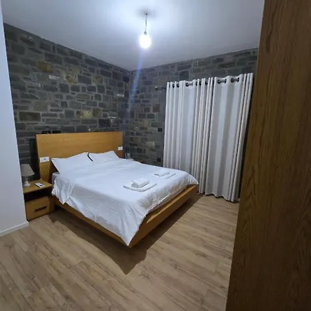 Hans & Hanna's Villa Tepelene