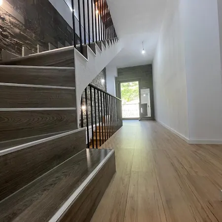 Hans & Hanna's Tepelene