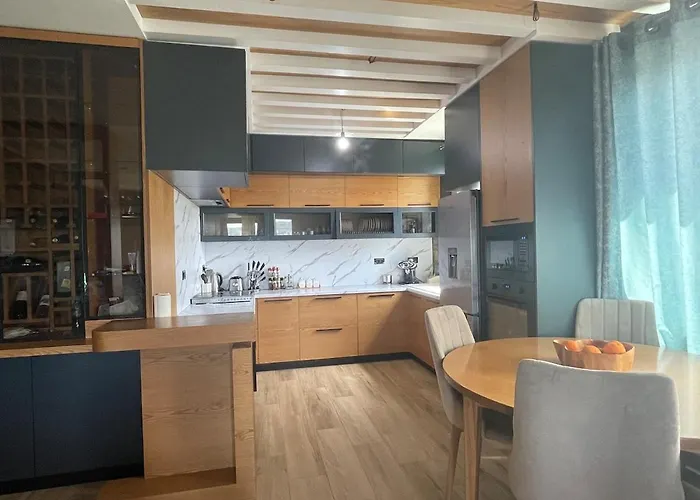 Willa Hans & Hanna's Tepelene