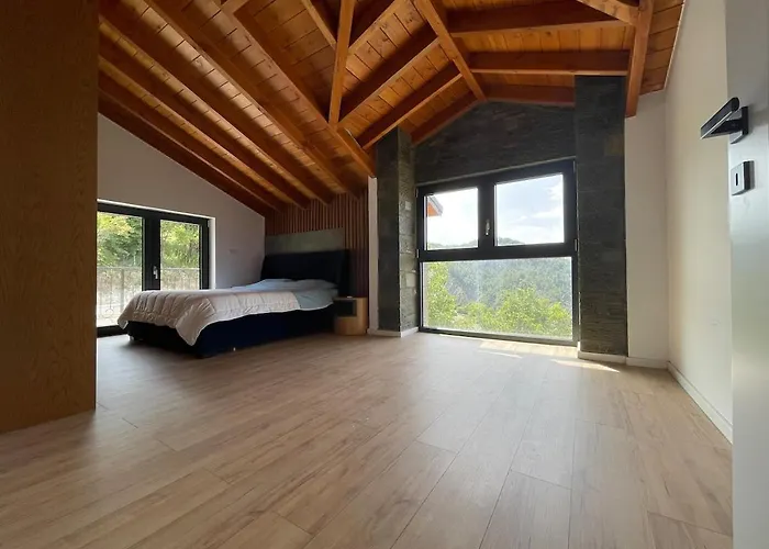 Willa Hans & Hanna's